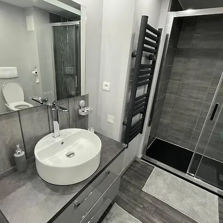 Cosy, Wifi Gratuit,5 Min De La Gare Appartamento